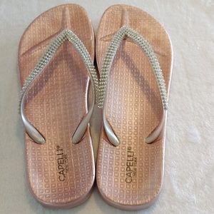 Capelli New York sandals size 7